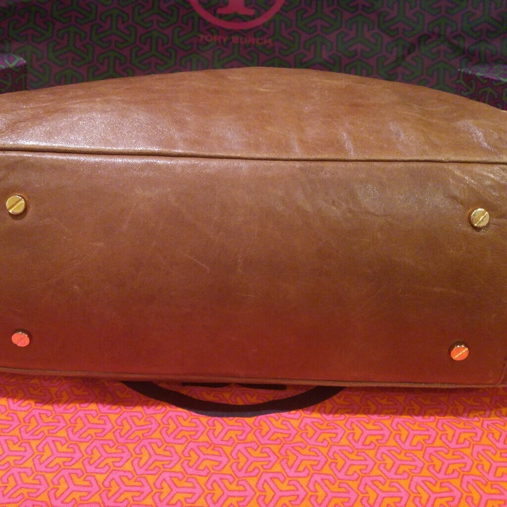 SOLD: Tory Burch Purse - Picture 5 of 8